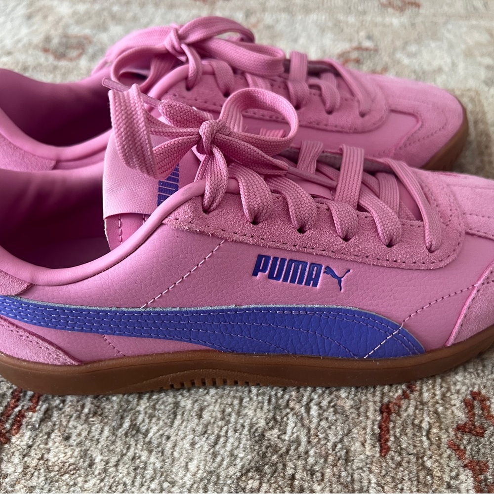 Puma pink and purple sneaker for girls. Suede and leather. Brand new!